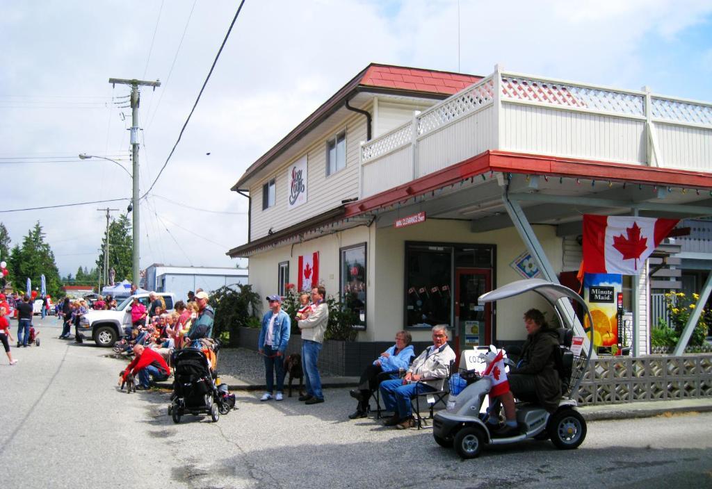 Cozy Court Motel Sechelt Dış mekan fotoğraf