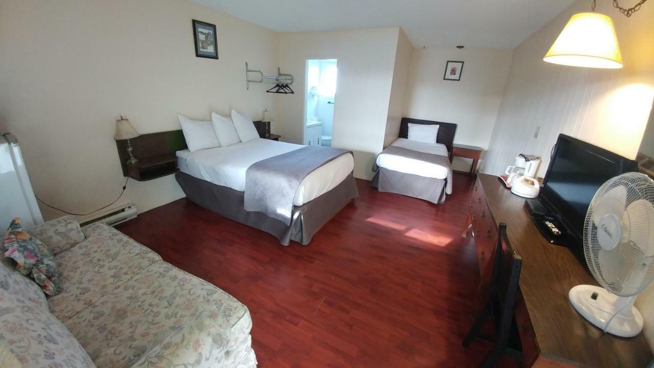 Cozy Court Motel Sechelt Dış mekan fotoğraf